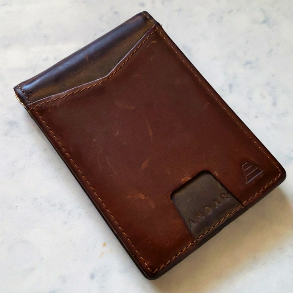 Leather slim wallet by Andar